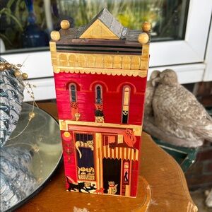 Vintage Cat Shop Decor